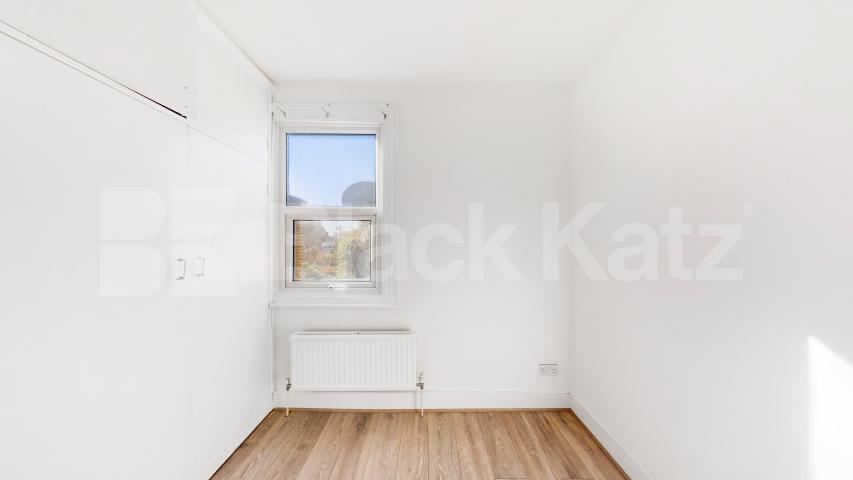 Newly refurbished house with a spacious lounge and high ceilings  Baronet Grove, Tottenham